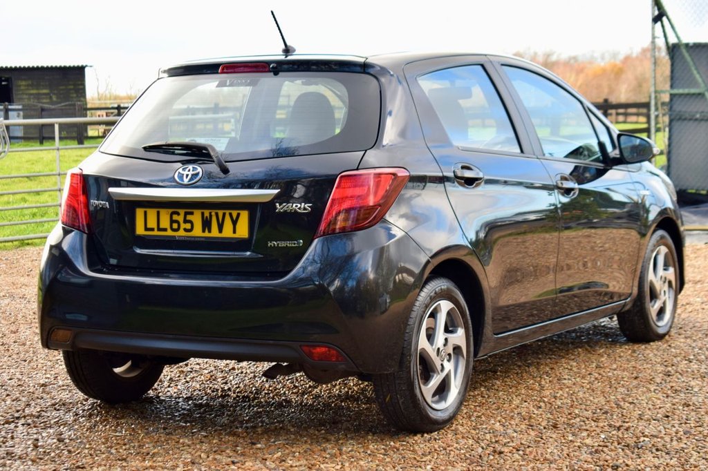 Used Toyota Yaris 2015 for sale - 76950363: Photo 14