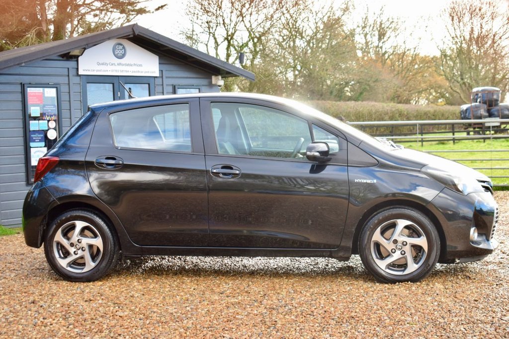 Used Toyota Yaris 2015 for sale - 76950363: Photo 15