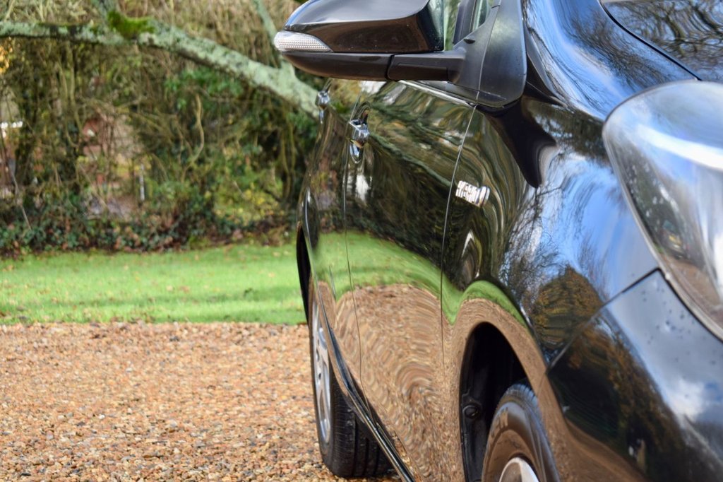 Used Toyota Yaris 2015 for sale - 76950363: Photo 18