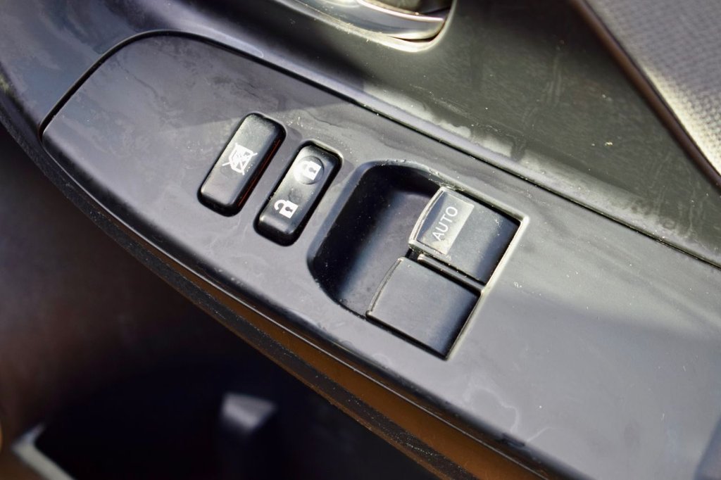 Used Toyota Yaris 2015 for sale - 76950363: Photo 24