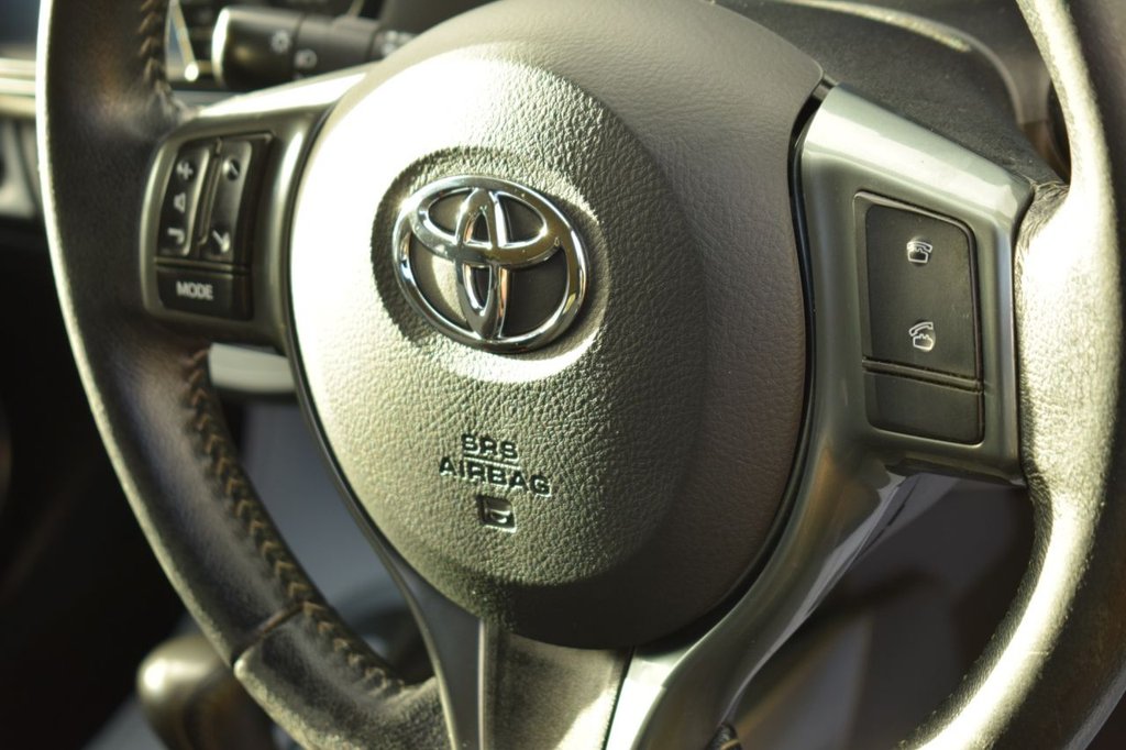 Used Toyota Yaris 2015 for sale - 76950363: Photo 29