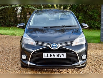 Used Toyota Yaris 2015 for sale - 76950363: Photo
