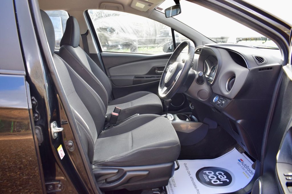 Used Toyota Yaris 2015 for sale - 76950363: Photo 32