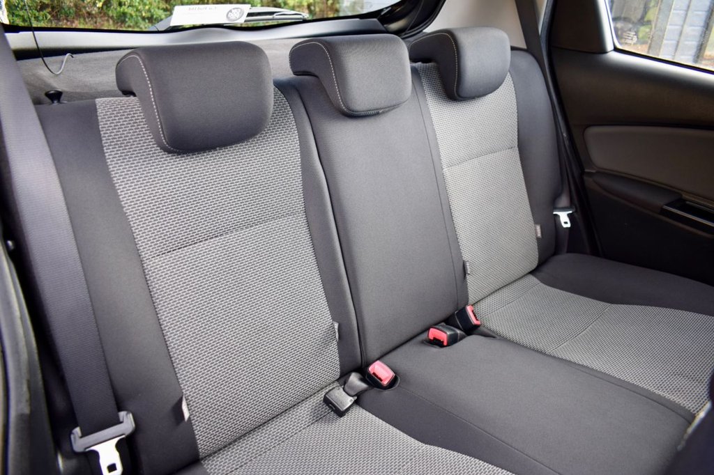 Used Toyota Yaris 2015 for sale - 76950363: Photo 34