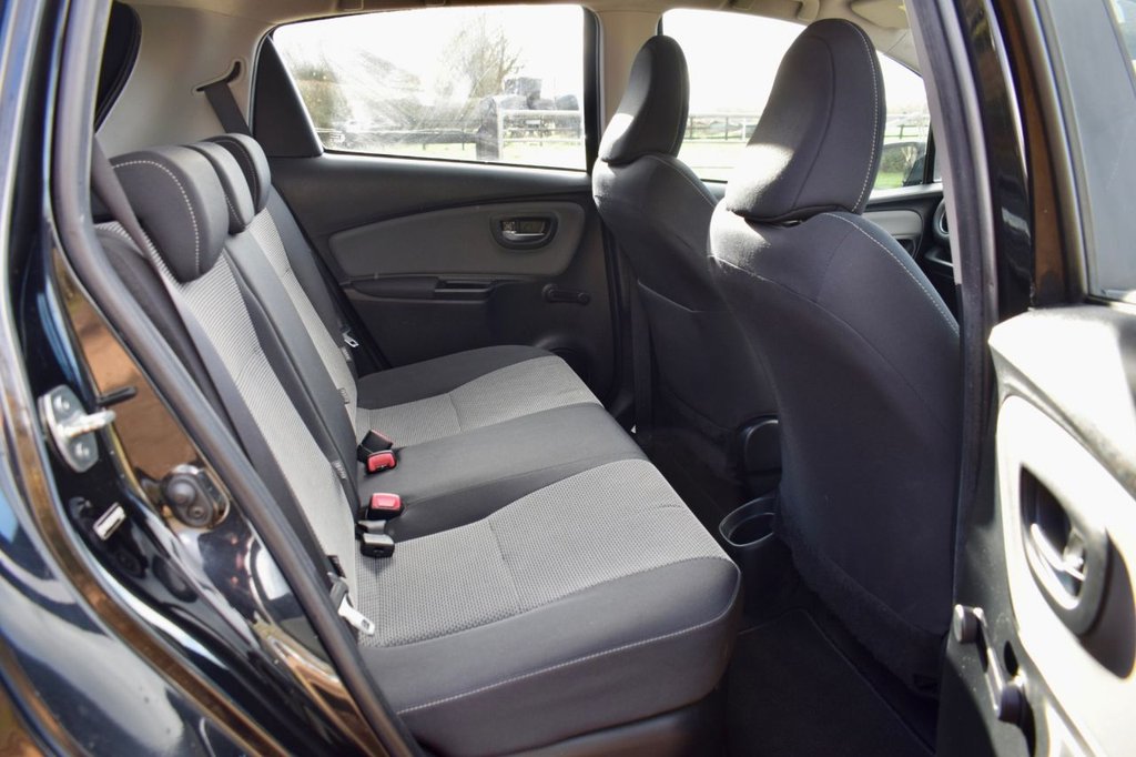 Used Toyota Yaris 2015 for sale - 76950363: Photo 35