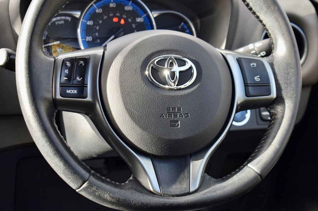 Used Toyota Yaris 2015 for sale - 76950363: Photo 40