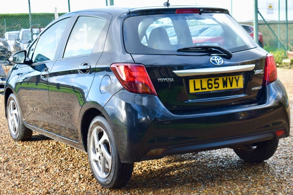 Used Toyota Yaris 2015 for sale - 76950363: Photo 8