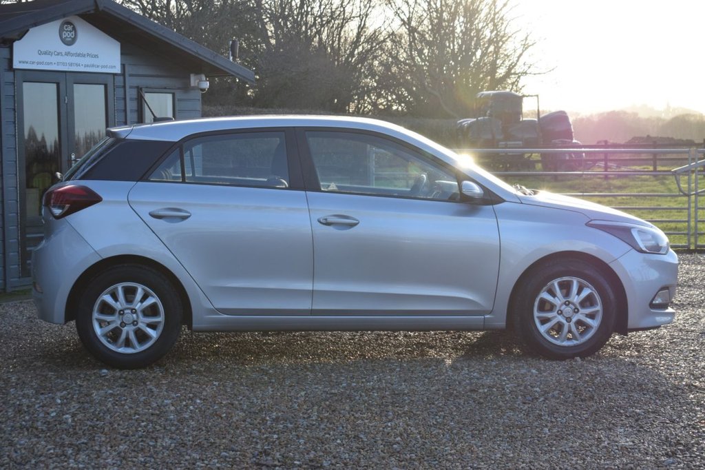 Used Hyundai i20 2017 for sale - 77014431: Photo 12