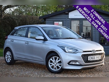 Used Hyundai i20 2017 for sale - 77014431: Photo