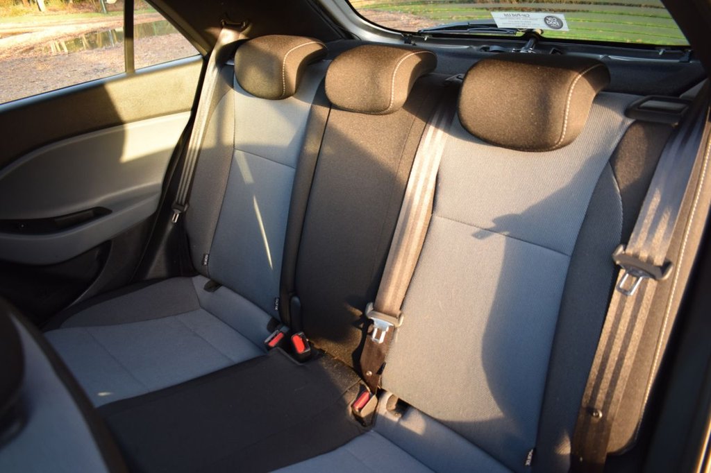 Used Hyundai i20 2017 for sale - 77014431: Photo 30