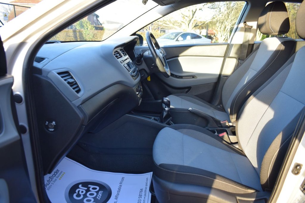 Used Hyundai i20 2017 for sale - 77014431: Photo 32