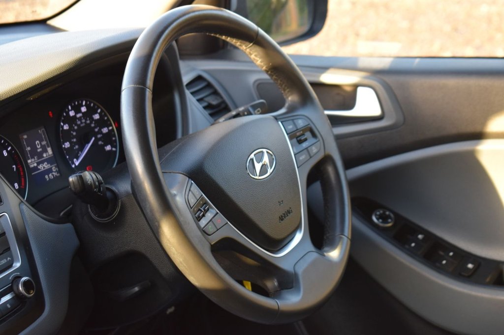 Used Hyundai i20 2017 for sale - 77014431: Photo 35