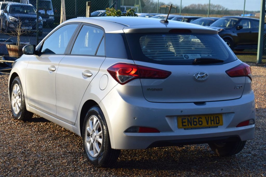 Used Hyundai i20 2017 for sale - 77014431: Photo 9