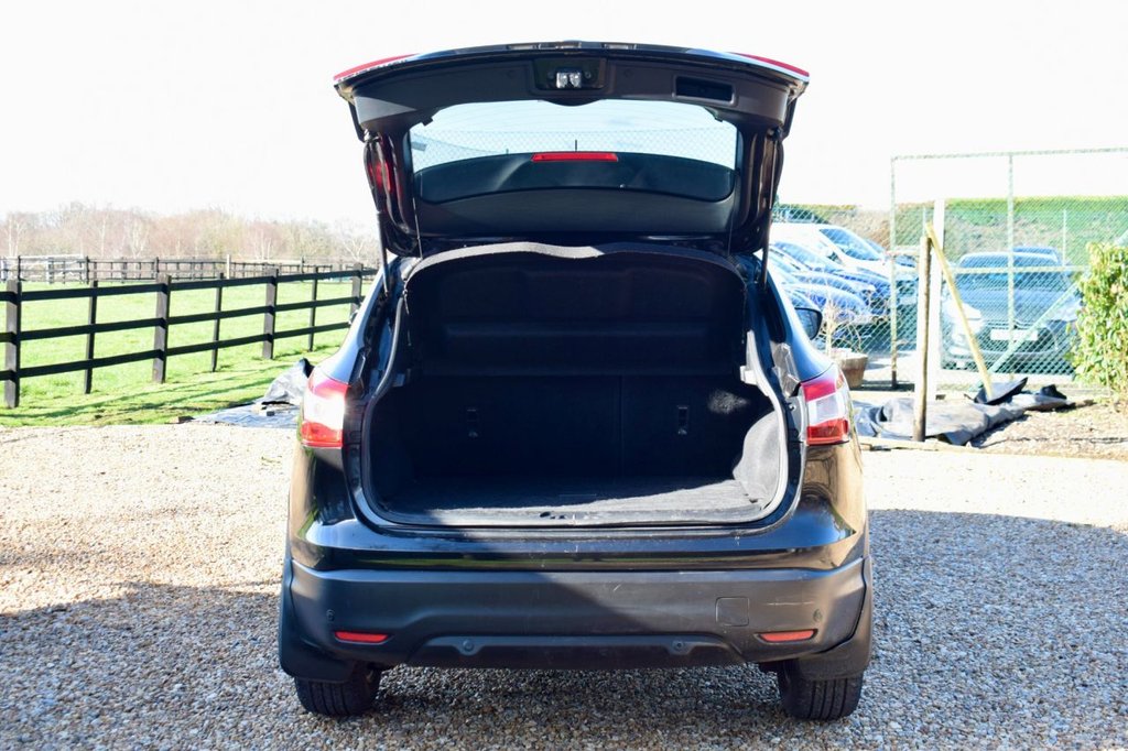 Used Nissan Qashqai 2014 for sale - 77557757: Photo 12