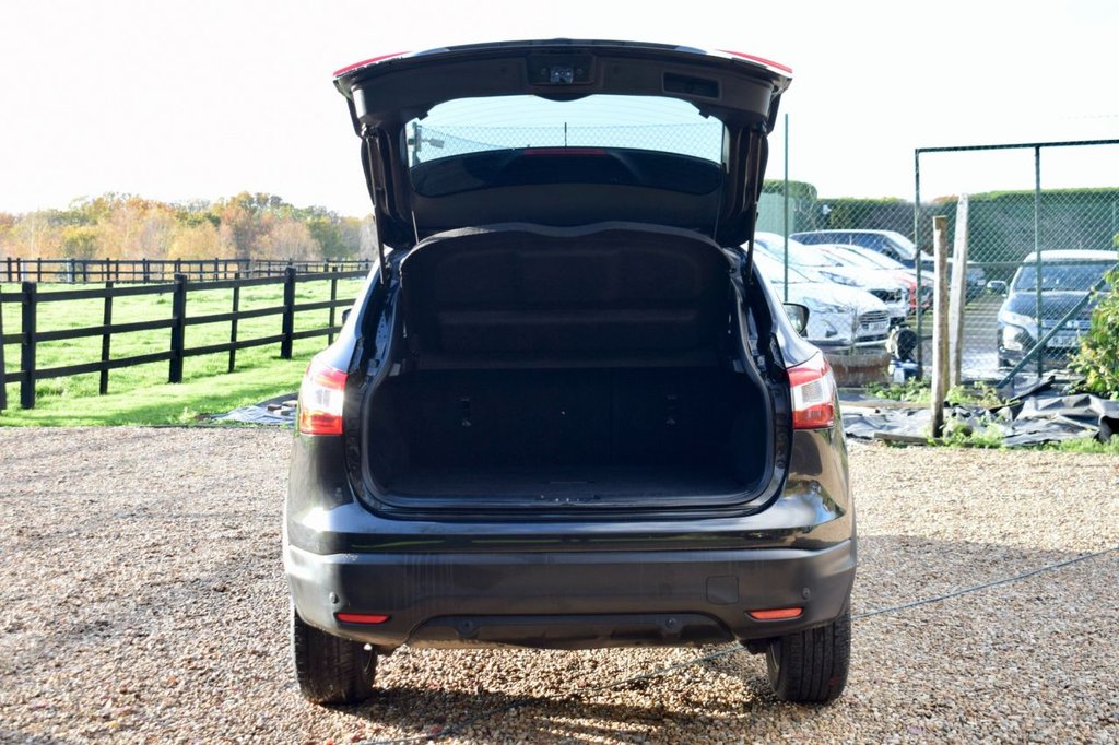 Used Nissan Qashqai 2015 for sale - 76536153: Photo 11