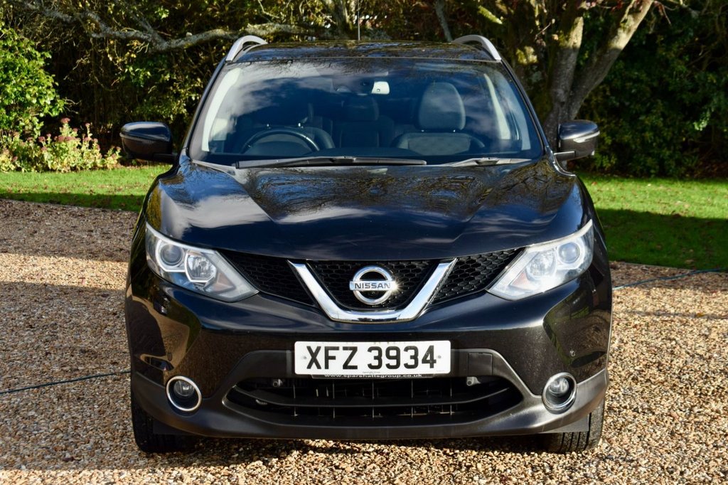 Used Nissan Qashqai 2015 for sale - 76536153: Photo 2