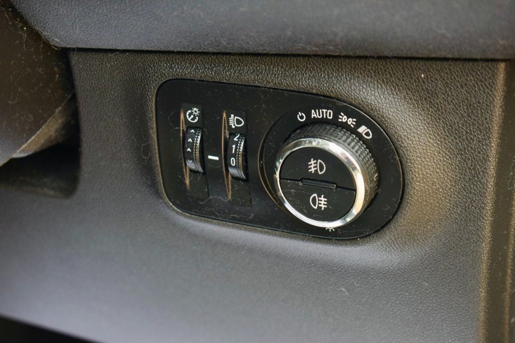 Used Vauxhall Corsa 2015 for sale - 76417388: Photo 24