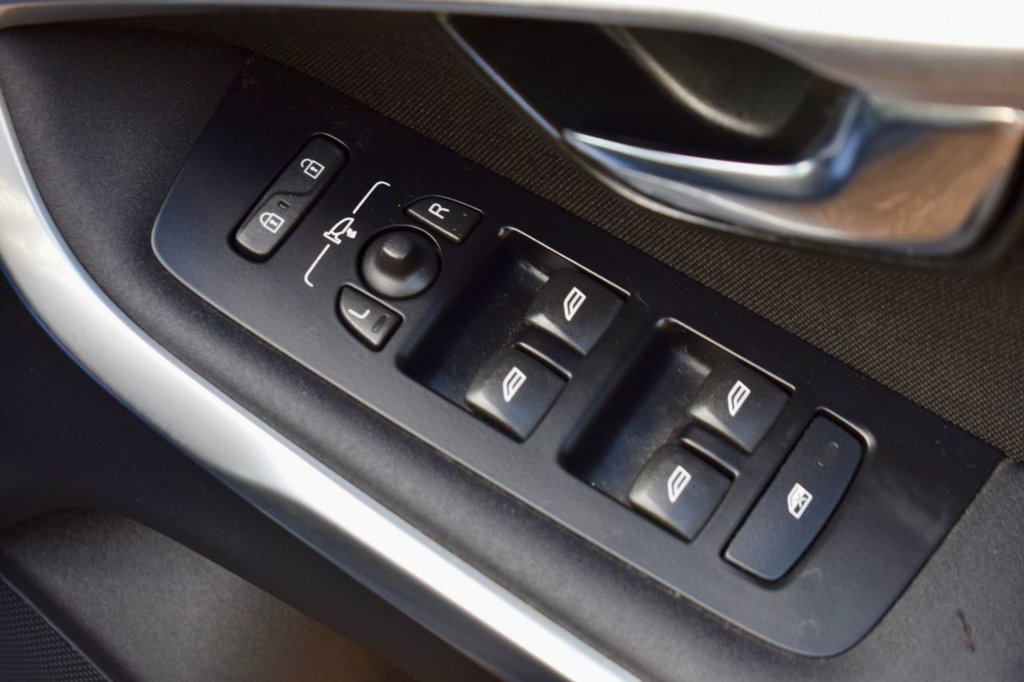 Used Volvo V40 2018 for sale - 77394379: Photo 23