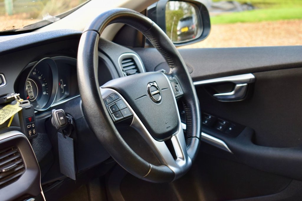 Used Volvo V40 2018 for sale - 77394379: Photo 33