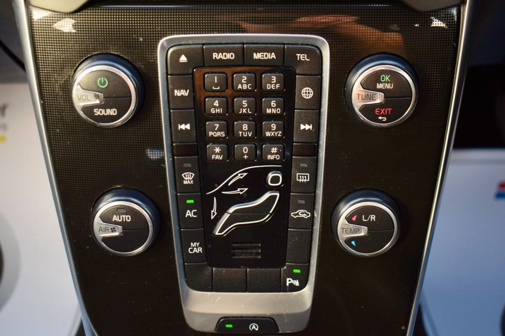 Used Volvo V40 2018 for sale - 77394379: Photo 36