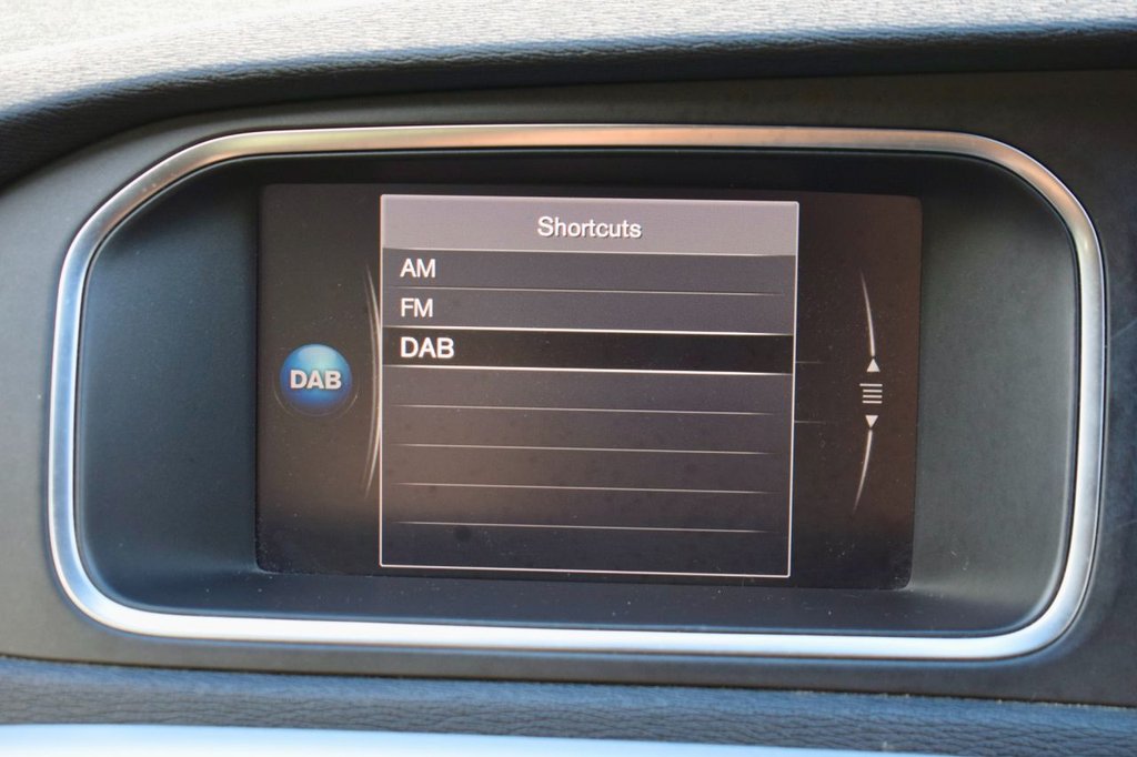 Used Volvo V40 2018 for sale - 77394379: Photo 39