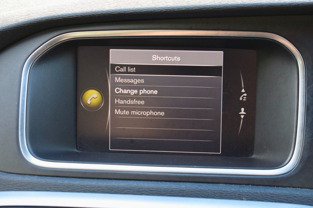 Used Volvo V40 2018 for sale - 77394379: Photo 41