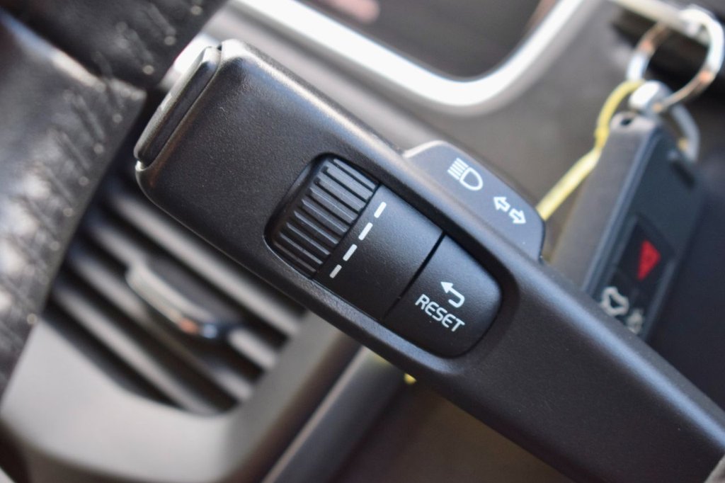 Used Volvo V40 2018 for sale - 77394379: Photo 47