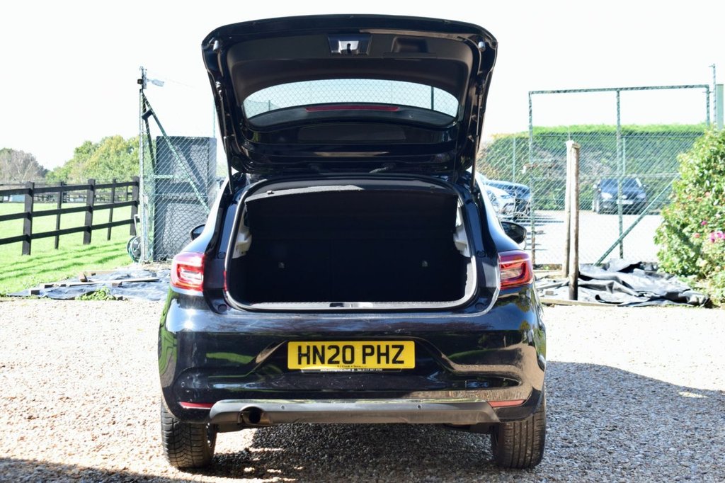 Used Renault Clio 2020 for sale - 76202143: Photo 11