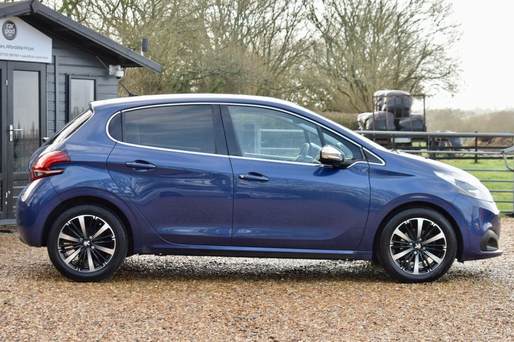 Used Peugeot 208 2017 for sale - 77383968: Photo 16