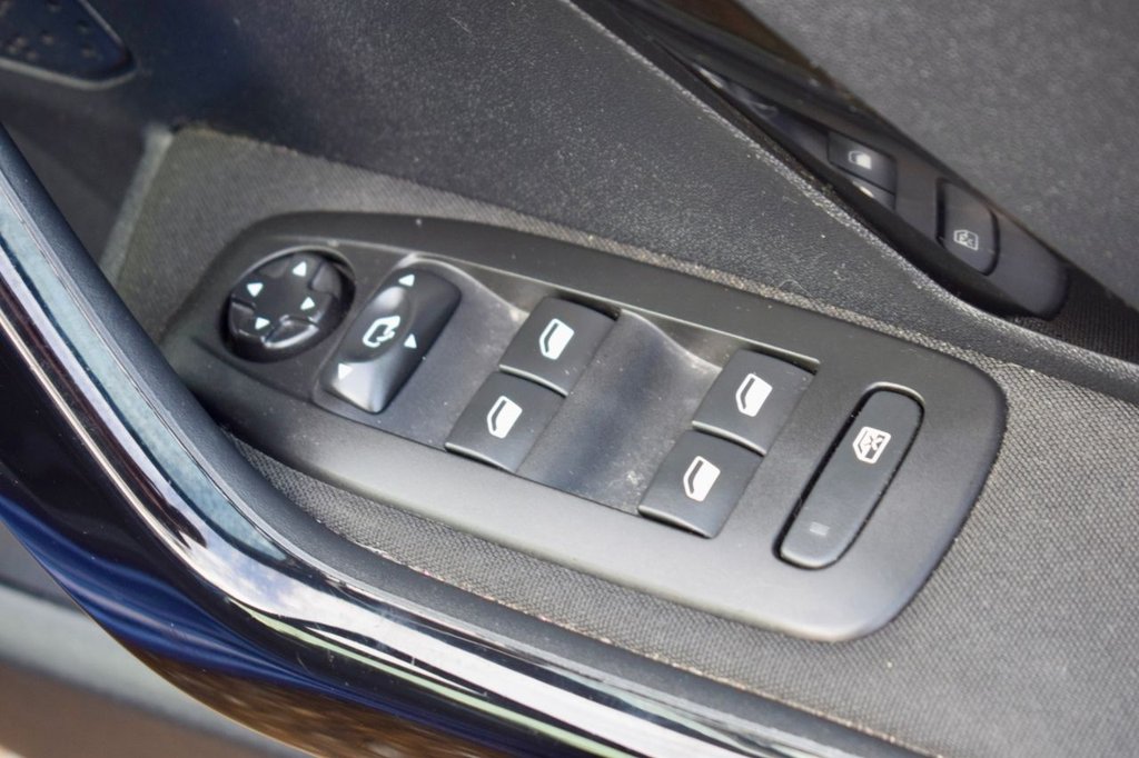 Used Peugeot 208 2017 for sale - 77383968: Photo 24