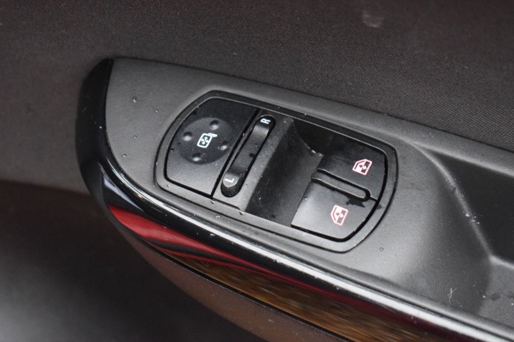 Used Vauxhall Corsa 2016 for sale - 77287847: Photo 24