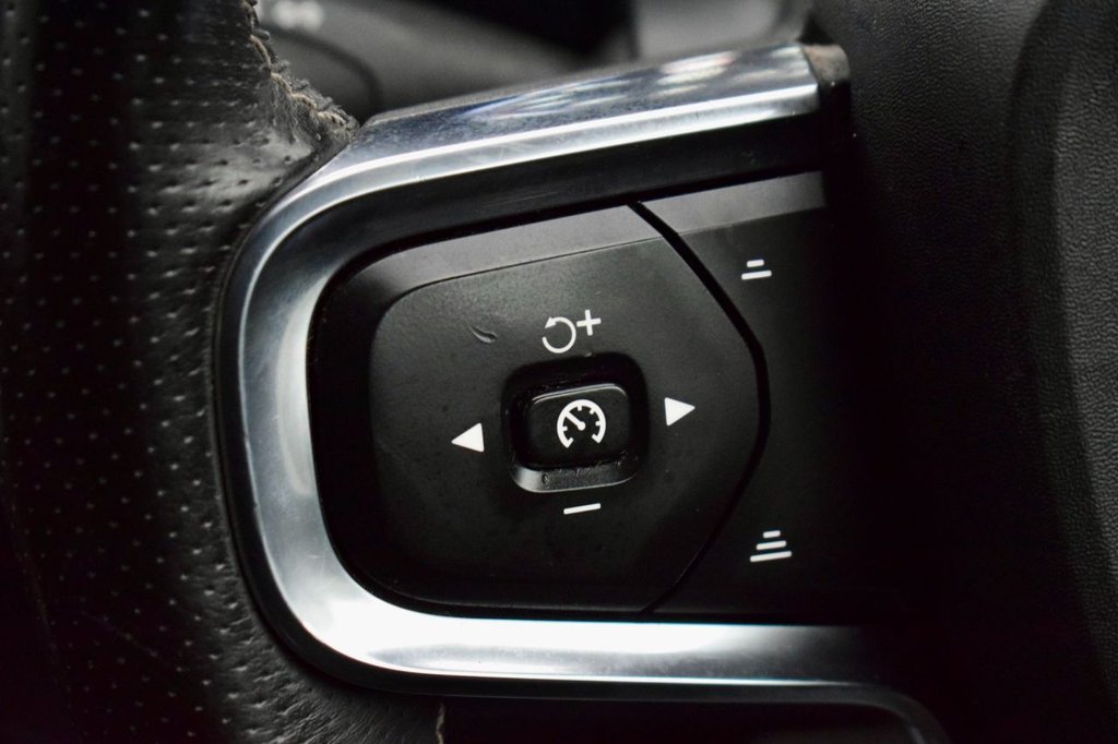 Used Volvo XC40 2021 for sale - 77288335: Photo 41