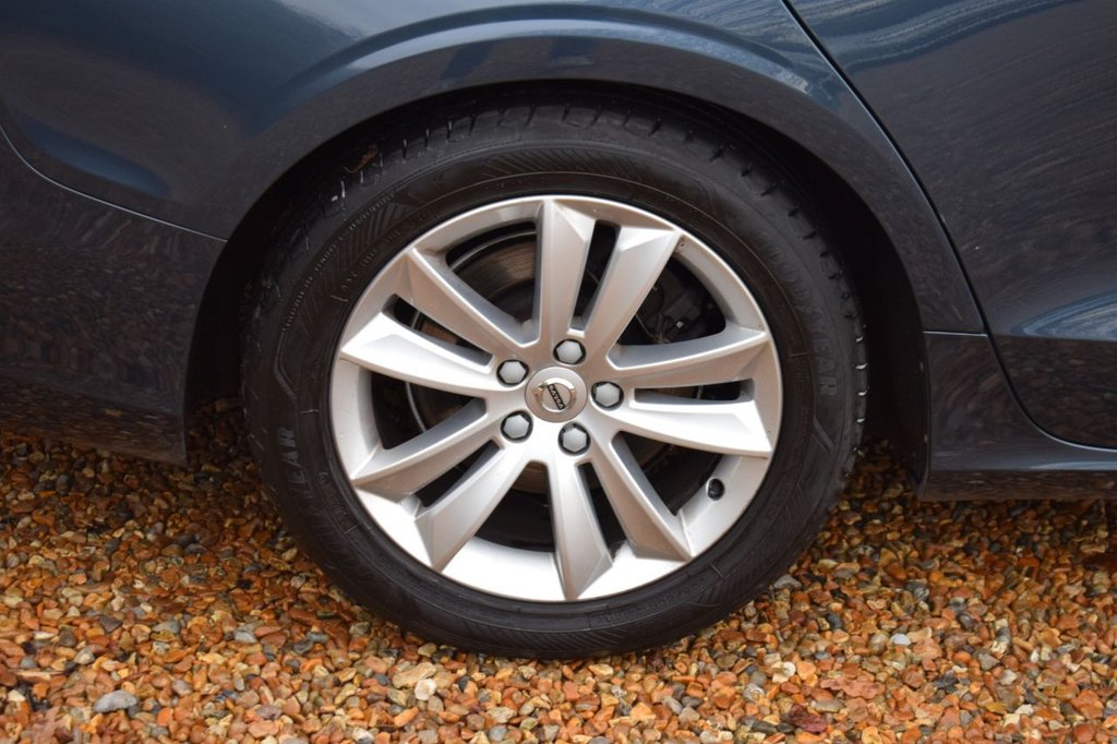 Used Volvo V60 2018 for sale - 76570423: Photo 20