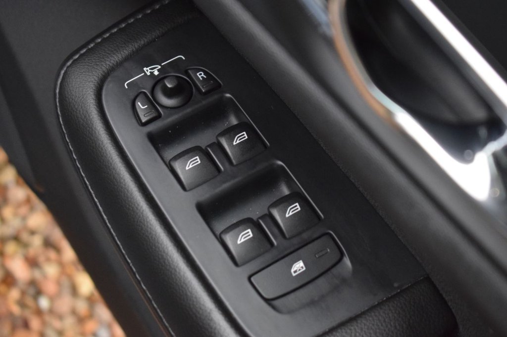 Used Volvo V60 2018 for sale - 76570423: Photo 23