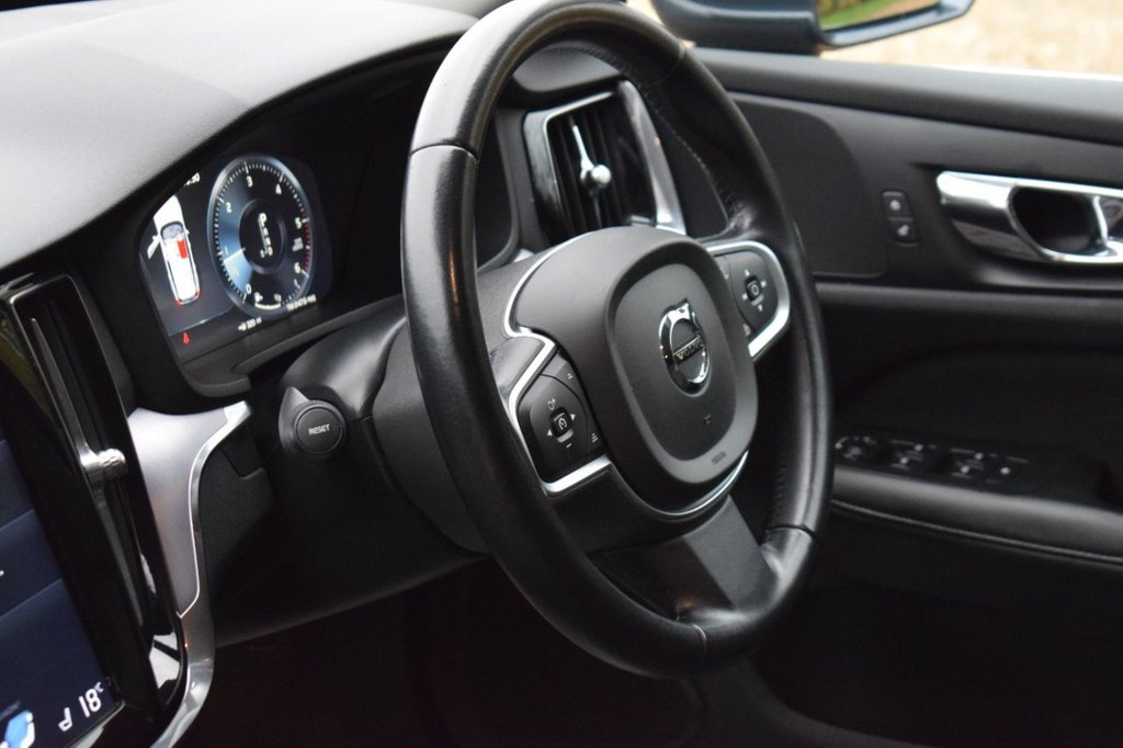 Used Volvo V60 2018 for sale - 76570423: Photo 35