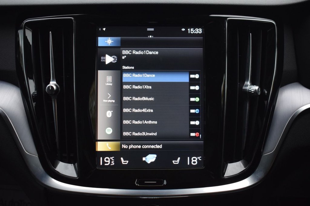 Used Volvo V60 2018 for sale - 76570423: Photo 41