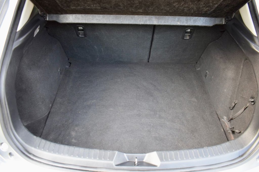 Used Mazda Mazda3 2016 for sale - 77302502: Photo 12