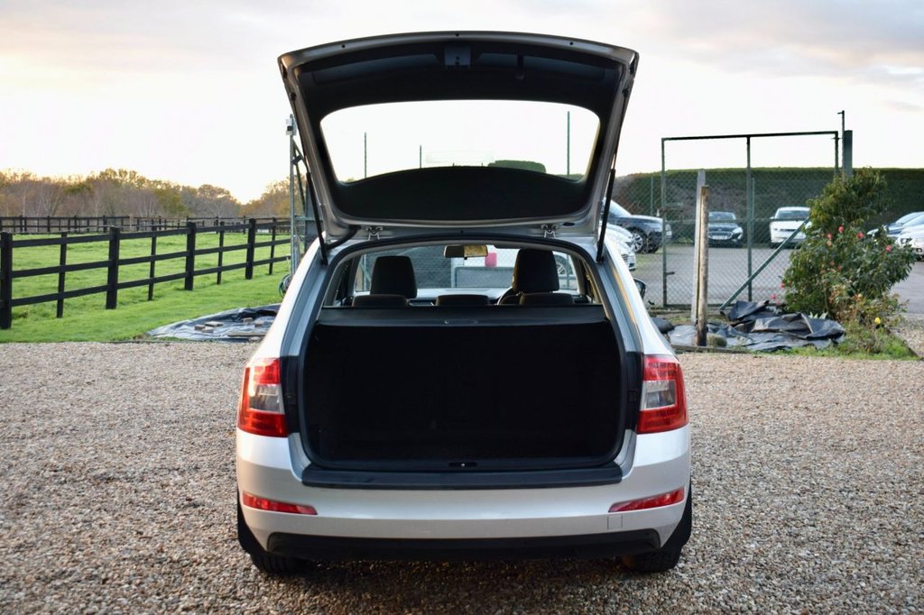 Used Skoda Octavia 2014 for sale - 76647693: Photo 12