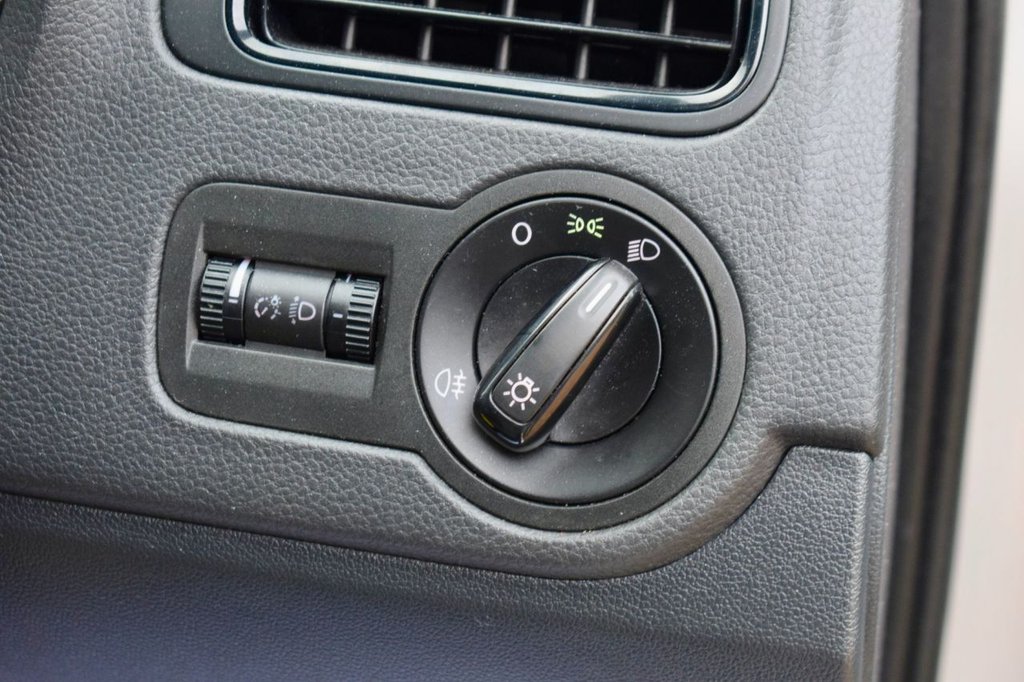 Used Volkswagen Polo 2013 for sale - 77177920: Photo 25