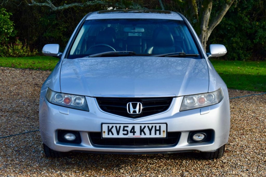 Used Honda Accord 2004 for sale - 76574821: Photo 2