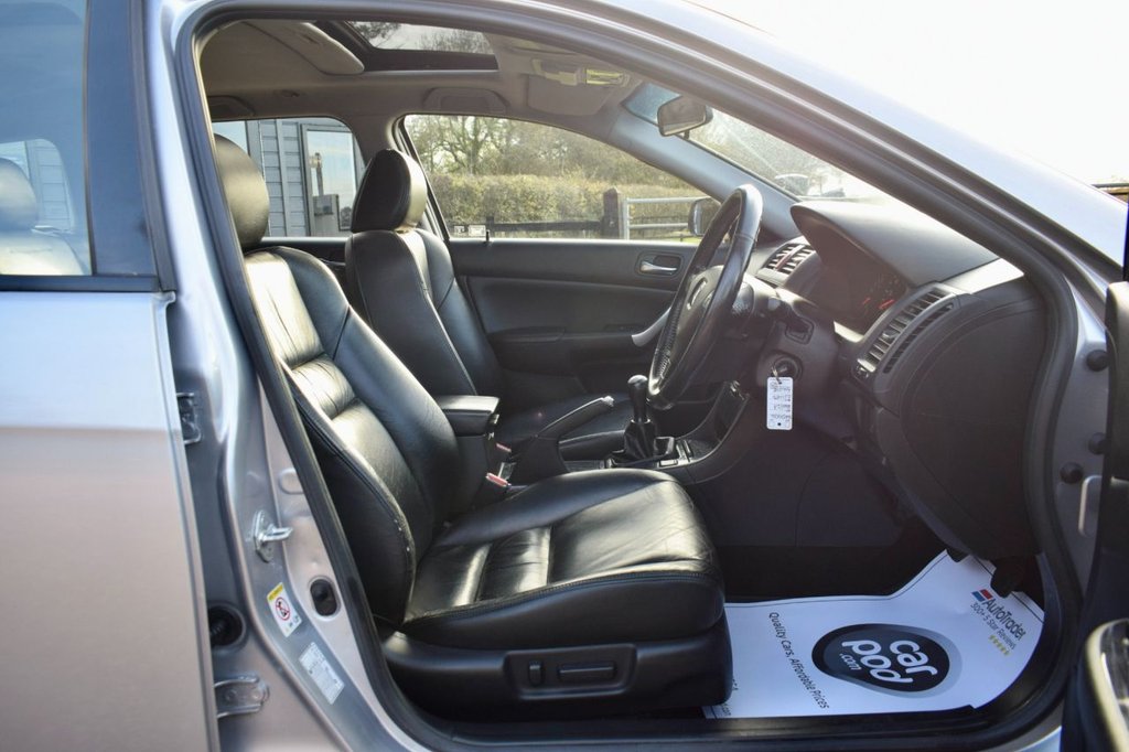 Used Honda Accord 2004 for sale - 76574821: Photo 37