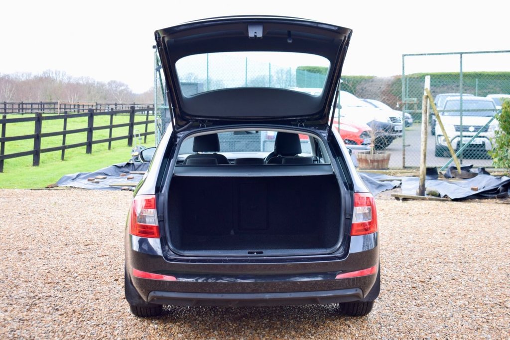 Used Skoda Octavia 2015 for sale - 77153569: Photo 10