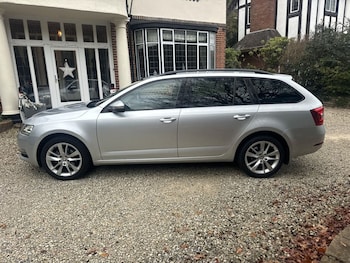 Used Skoda Octavia 2019 for sale - 76632213: Photo