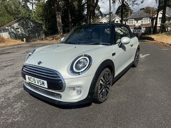 Used MINI Convertible 2019 for sale - 79538916: Photo
