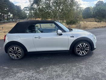 Used MINI Convertible 2019 for sale - 79538916: Photo