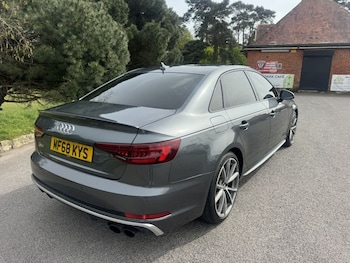 Used Audi A4 2018 for sale - 78201009: Photo