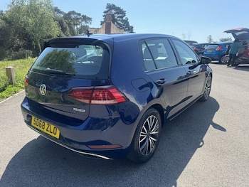 Used Volkswagen Golf 2018 for sale - 78487871: Photo