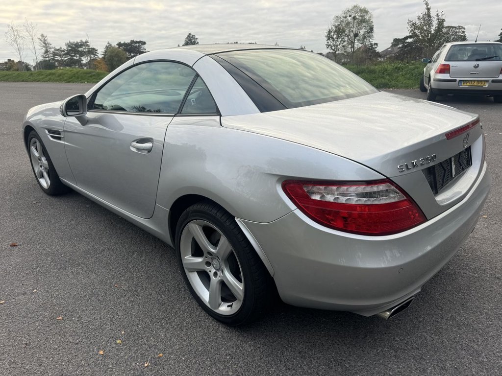 Used Mercedes-Benz SLK 2014 for sale - 76634998: Photo 4