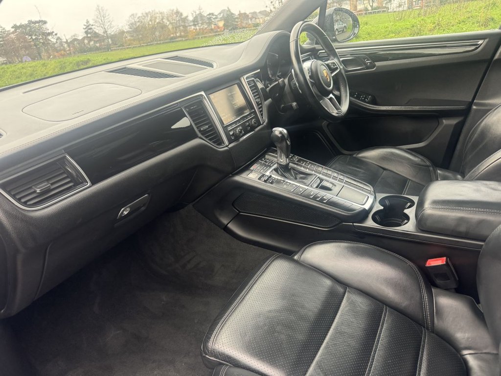 Used Porsche Macan 2015 for sale - 76867998: Photo 17