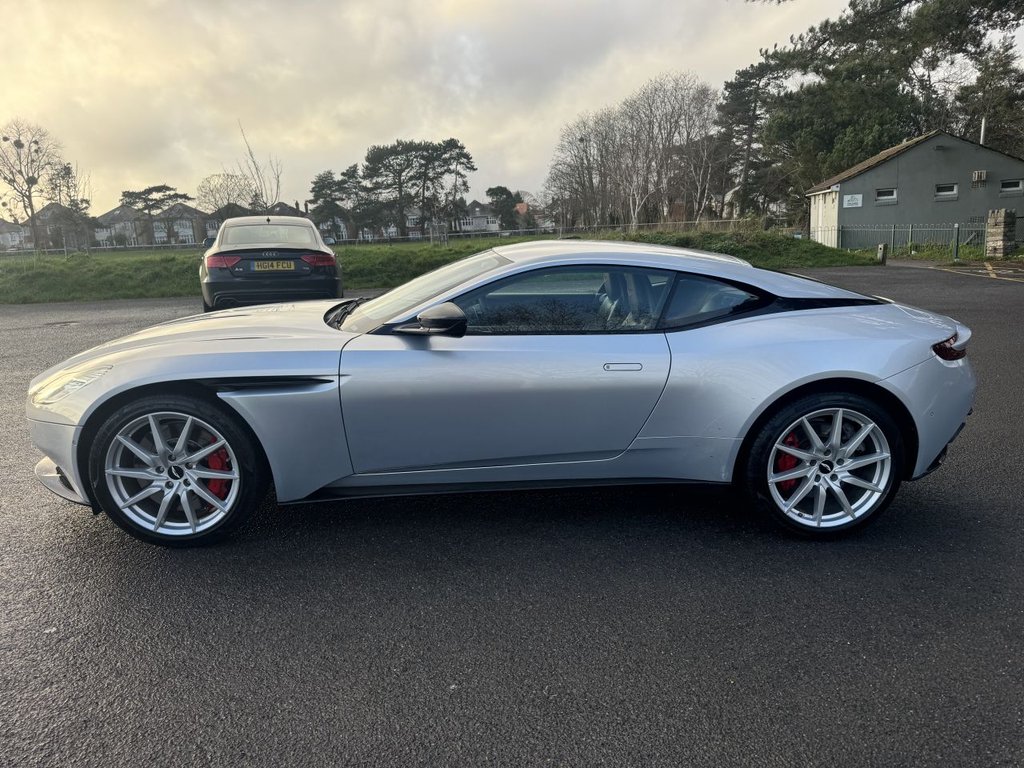 Used Aston Martin DB11 2018 for sale - 77250389: Photo 10